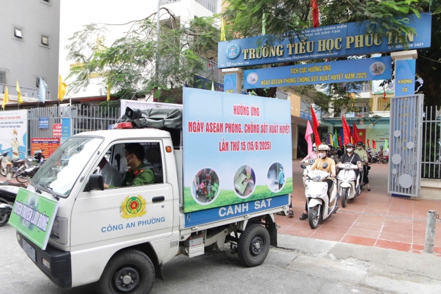 Ca mắc Covid-19 ở Hà Nội vẫn duy trì hàng trăm ca mỗi tuần- Ảnh 1. Ca mắc Covid-19 ở Hà Nội vẫn duy trì hàng trăm ca mỗi tuần- Ảnh 1.