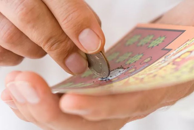 Làm trái ý vợ, người đàn ông bất ngờ trúng số gần 40 tỷ đồng- Ảnh 1. Làm trái ý vợ, người đàn ông bất ngờ trúng số gần 40 tỷ đồng- Ảnh 1.
