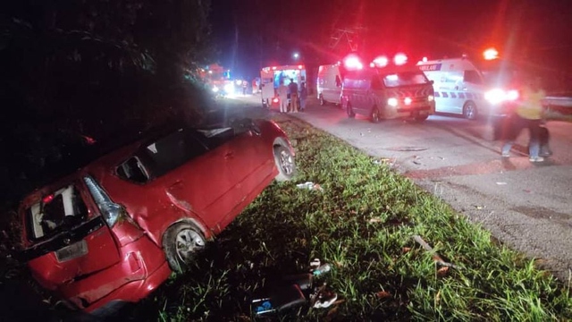 Xe buýt va chạm với ô tô trong đêm, 15 sinh viên tử vong- Ảnh 2. Xe buýt va chạm với ô tô trong đêm, 15 sinh viên tử vong- Ảnh 2.
