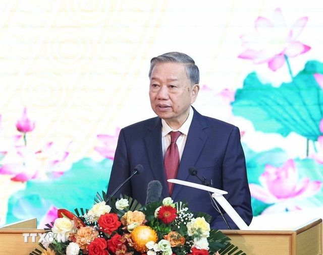 Tổng Bí thư Tô Lâm phát biểu tại Lễ kỷ niệm 110 năm Ngày sinh Tổng Bí thư Nguyễn Văn Linh. (Ảnh: TTXVN)