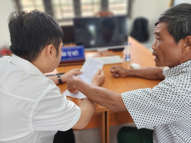 Chính quyền 2 cấp vận hành ngày đầu: Người dân Đà Nẵng hài lòng- Ảnh 3.