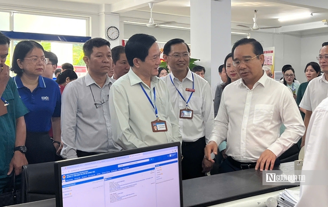 Chính quyền 2 cấp đi vào vận hành: Người dân Tp.HCM phấn khởi vì thủ tục nhanh, gọn- Ảnh 1.