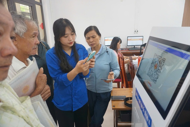 Chính quyền 2 cấp vận hành ngày đầu: Người dân Đà Nẵng hài lòng- Ảnh 5.