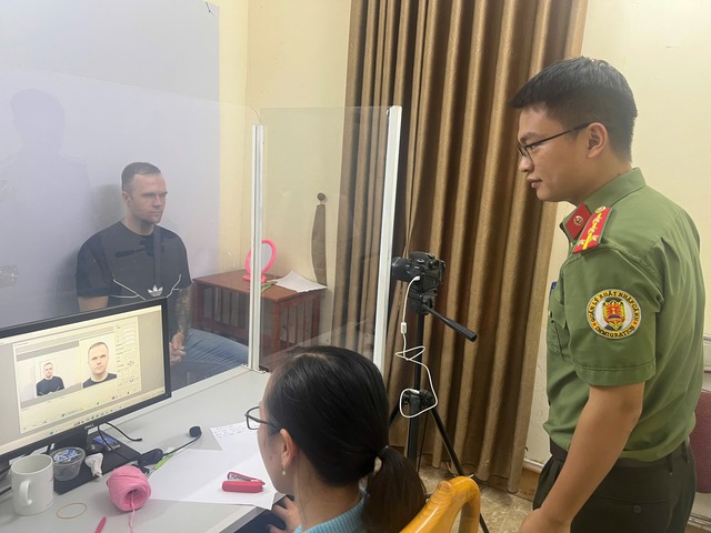 Hà Tĩnh triển khai cấp tài khoản định danh điện tử mức độ 2 cho người nước ngoài- Ảnh 2.