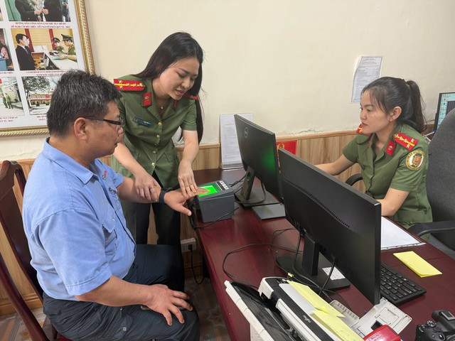 Hà Tĩnh triển khai cấp tài khoản định danh điện tử mức độ 2 cho người nước ngoài- Ảnh 1.