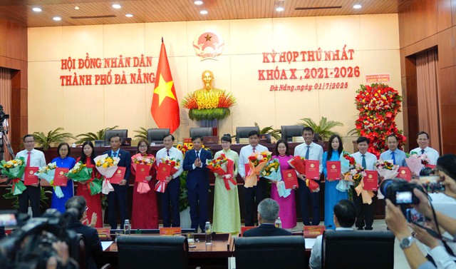 HĐND thành phố Đà Nẵng khóa X họp kỳ đầu sau sáp nhập, kiện toàn bộ máy nhân sự- Ảnh 1.