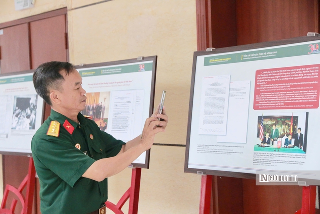Trưng bày tài liệu và trao trả hồ sơ chứng tích - Ảnh 3.