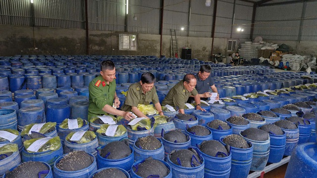 Hàng giả, thực phẩm bẩn,…làm nóng kỳ họp HĐND - Ảnh 2.