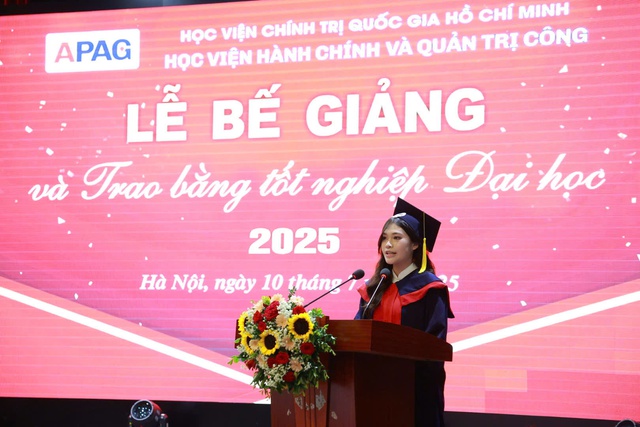 Giám đốc HV Hành chính và Quản trị công nhắn nhủ 1.364 tân cử nhân "luôn giữ cho mình ba điều" - Ảnh 3.