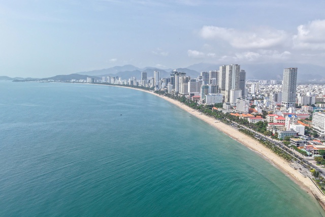 Khánh Hòa: Thành lập 3 tổ công tác giải quyết kịp thời tháo gỡ các khó khăn, vướng mắc phấn đấu đạt mục tiêu tăng trưởng - Ảnh 1.