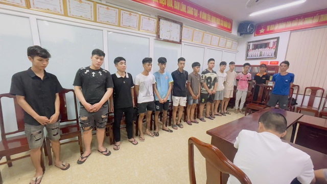 Ngăn chặn nhóm đối tượng mang theo hung khí để giải quyết mâu thuẫn- Ảnh 1.