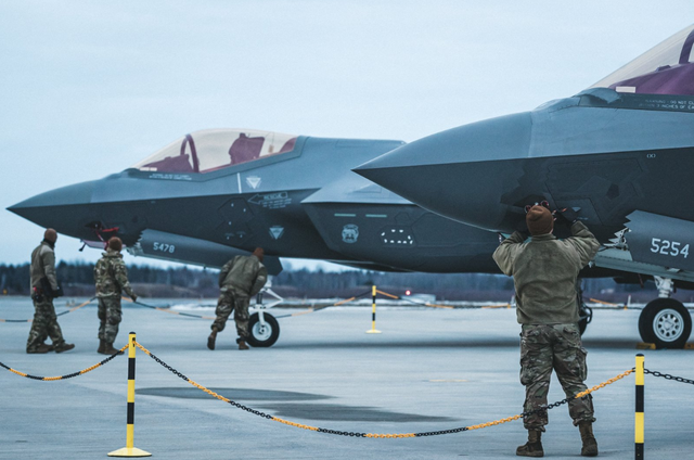 Đức bác tin mua thêm 15 tiêm kích F-35 từ Mỹ - Ảnh 1.