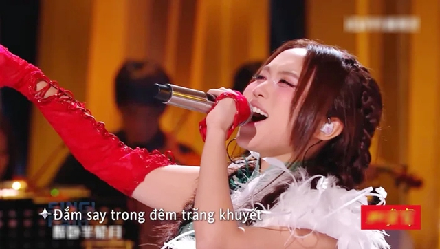 Bán kết Sing! Asia: Phương Mỹ Chi gây ấn tượng khi hát cải lương - Ảnh 3.