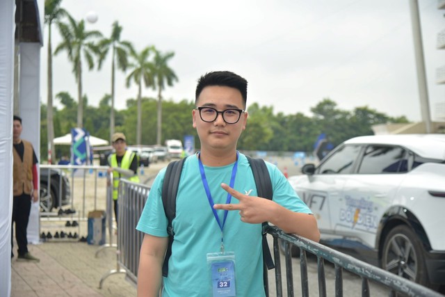 Lái thử bộ đôi VinFast VF 7 và VF 8, người dùng nhận xét: “Tăng tốc quá tốt, động cơ êm ái, linh hoạt trong không gian hẹp”- Ảnh 2. Lái thử bộ đôi VinFast VF 7 và VF 8, người dùng nhận xét: “Tăng tốc quá tốt, động cơ êm ái, linh hoạt trong không gian hẹp”- Ảnh 2.