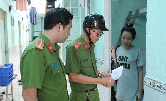 Công an xã được quyền đột xuất kiểm tra nơi lưu trú từ 7/2025- Ảnh 1. Công an xã được quyền đột xuất kiểm tra nơi lưu trú từ 7/2025- Ảnh 1.