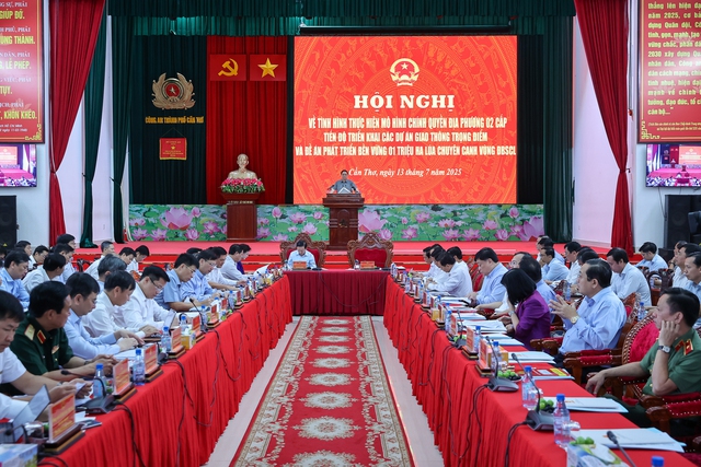 Thủ tướng chủ trì hội nghị “3 mũi nhọn” với ĐBSCL- Ảnh 2. Thủ tướng chủ trì hội nghị “3 mũi nhọn” với ĐBSCL- Ảnh 2.