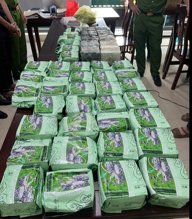 Phá đường dây mua bán 60 bánh heroin và 37kg ma tuý đá- Ảnh 2. Phá đường dây mua bán 60 bánh heroin và 37kg ma tuý đá- Ảnh 2.