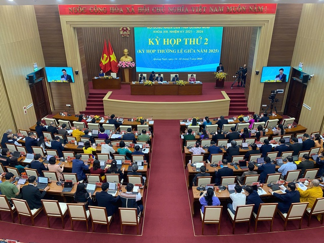HĐND tỉnh Quảng Ngãi khai mạc Kỳ họp thứ 2: Quyết nghị nhiều vấn đề quan trọng cho 6 tháng cuối năm- Ảnh 1. HĐND tỉnh Quảng Ngãi khai mạc Kỳ họp thứ 2: Quyết nghị nhiều vấn đề quan trọng cho 6 tháng cuối năm- Ảnh 1.