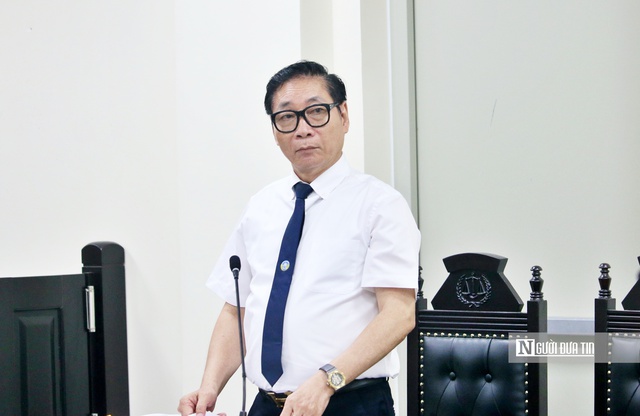 Hoãn phiên xét xử Hiệu trưởng lợi dụng chức vụ để triệu tập bên đối chất- Ảnh 2. Hoãn phiên xét xử Hiệu trưởng lợi dụng chức vụ để triệu tập bên đối chất- Ảnh 2.