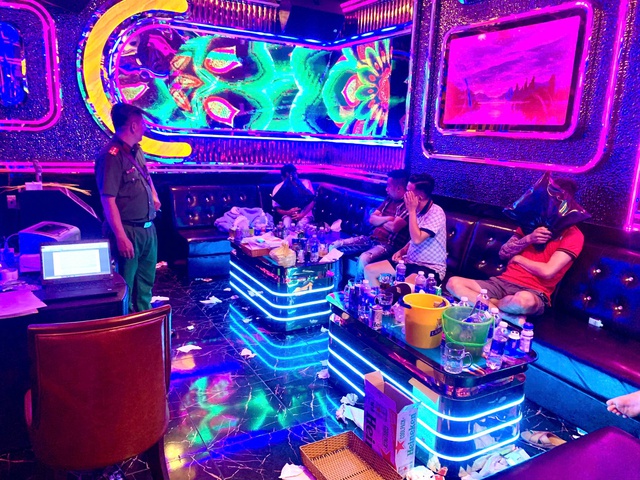Phát hiện nhóm thanh niên sử dụng ma túy trong quán karaoke - Ảnh 1.