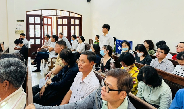 Xét xử giám đốc lừa bán “dự án ma”, chiếm đoạt hơn 100 tỷ đồng tại Đồng Nai- Ảnh 2. Xét xử giám đốc lừa bán “dự án ma”, chiếm đoạt hơn 100 tỷ đồng tại Đồng Nai- Ảnh 2.