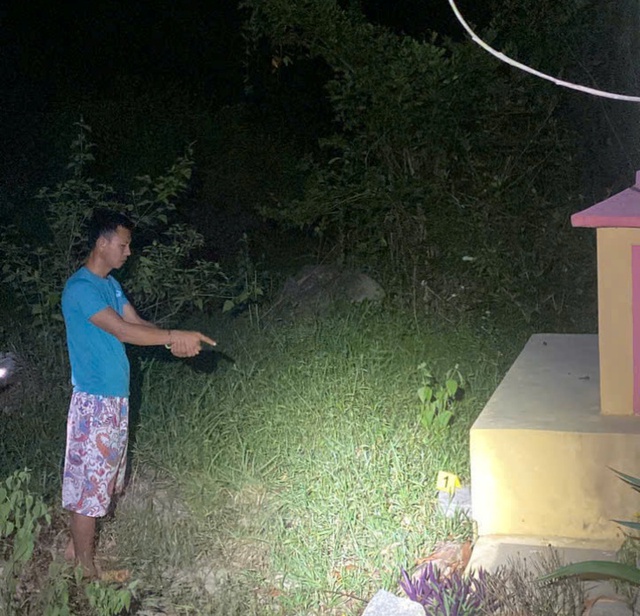 Quảng Ngãi:Lẻn vào nhà đồng nghiệp trộm tiền, gã trai mang tiền giấu ở khu nghĩa địa- Ảnh 2. Quảng Ngãi:Lẻn vào nhà đồng nghiệp trộm tiền, gã trai mang tiền giấu ở khu nghĩa địa- Ảnh 2.