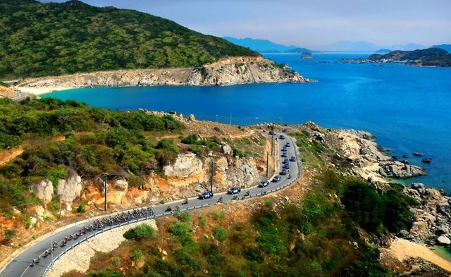 Hàng trăm km đường bộ ven biển dự kiến hoàn thành ngay trong năm nay- Ảnh 1. Hàng trăm km đường bộ ven biển dự kiến hoàn thành ngay trong năm nay- Ảnh 1.