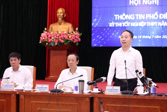 Bộ GD&ĐT lý giải con số hơn 15.000 điểm 10 tại kỳ thi tốt nghiệp THPT- Ảnh 2. Bộ GD&ĐT lý giải con số hơn 15.000 điểm 10 tại kỳ thi tốt nghiệp THPT- Ảnh 2.