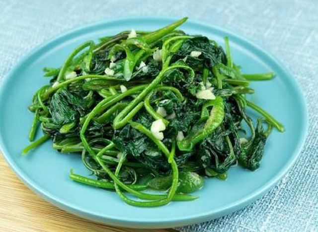 Đừng chỉ ăn củ, lá loại cây này quý như "nhân sâm người nghèo", ở quê rất nhiều bỏ qua quá phí - Ảnh 2.