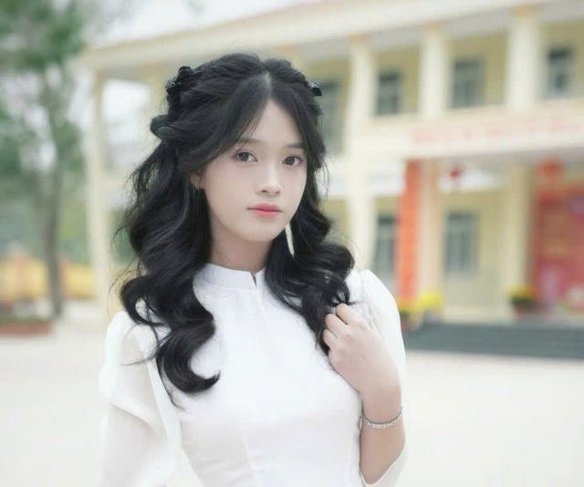 Nữ sinh con nhà nông, học trường "làng" đạt 29,5 điểm khối C00 chia sẻ kinh nghiệm học tập- Ảnh 1. Nữ sinh con nhà nông, học trường "làng" đạt 29,5 điểm khối C00 chia sẻ kinh nghiệm học tập- Ảnh 1.