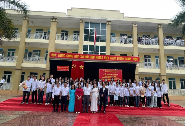 Nữ sinh con nhà nông, học trường "làng" đạt 29,5 điểm khối C00 chia sẻ kinh nghiệm học tập- Ảnh 2. Nữ sinh con nhà nông, học trường "làng" đạt 29,5 điểm khối C00 chia sẻ kinh nghiệm học tập- Ảnh 2.