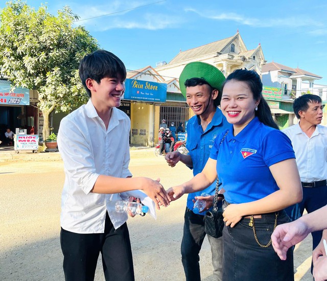 Hà Tĩnh dẫn đầu cả nước với hai môn Hóa học và Vật lý- Ảnh 1. Hà Tĩnh dẫn đầu cả nước với hai môn Hóa học và Vật lý- Ảnh 1.