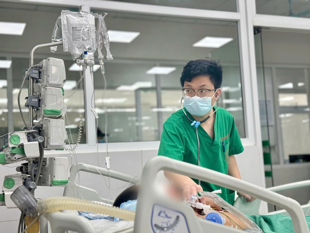 Từ chén rượu đến giường cấp cứu, liên tiếp ca xơ gan nguy kịch, biến chứng nặng - Ảnh 1.