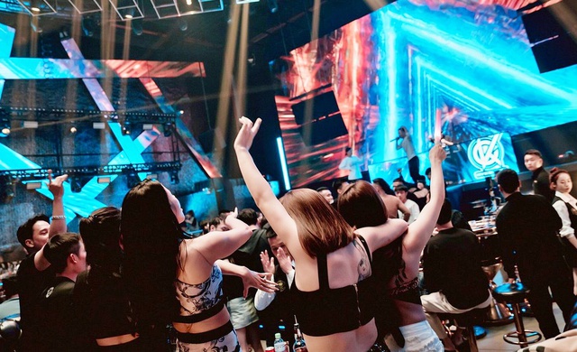 Kinh doanh vũ trường, massage, karaoke chịu thuế đặc biệt thế nào theo Luật mới?- Ảnh 2.