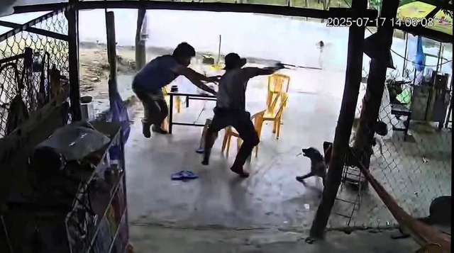 Bị nhắc nhở vì xích mích nhẹ, người đàn ông đâm người trọng thương- Ảnh 1. Bị nhắc nhở vì xích mích nhẹ, người đàn ông đâm người trọng thương- Ảnh 1.
