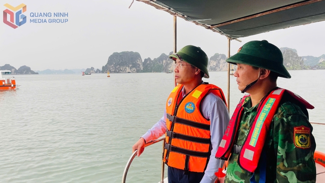Giông lốc lật chìm tàu du lịch trên Vịnh Hạ Long- Ảnh 2.