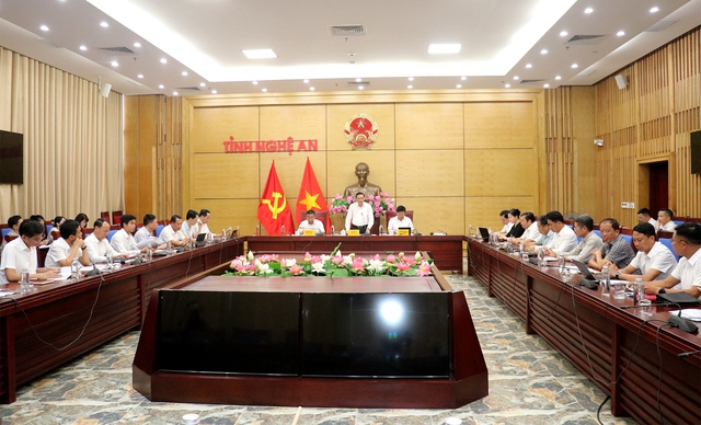 Chủ tịch UBND tỉnh Nghệ An cam kết đồng hành, hỗ trợ doanh nghiệp phát triển bền vững- Ảnh 1.