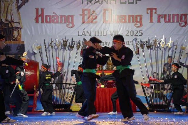 Đặc sắc màn biểu diễn võ cổ truyền trong đêm khai mạc- Ảnh 7.