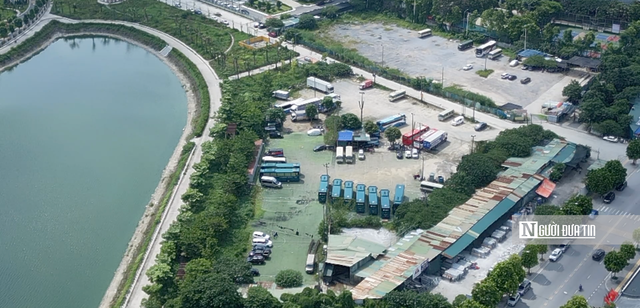 Cá chết bốc mùi, cỏ dại mọc quá đầu ở công viên hơn 700 tỷ đồng tại Hà Nội- Ảnh 10. Cá chết bốc mùi, cỏ dại mọc quá đầu ở công viên hơn 700 tỷ đồng tại Hà Nội- Ảnh 10.