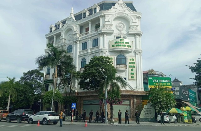 Hành trình triệt xóa băng nhóm xã hội đen núp bóng doanh nhân do "Ý ẻng" cầm đầu- Ảnh 1.