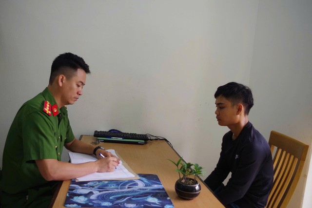 Bắt nam thanh niên xâm hại bé gái quen qua mạng xã hội - Ảnh 1.