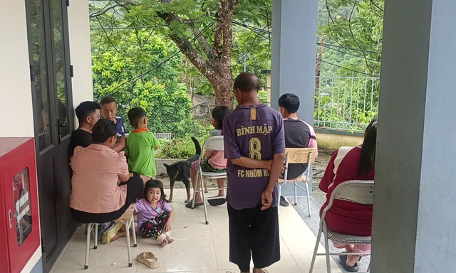 Di dời khẩn cấp 15 hộ dân trong đêm, hồ thủy lợi lớn nhất Thanh Hóa xả lũ- Ảnh 3. Di dời khẩn cấp 15 hộ dân trong đêm, hồ thủy lợi lớn nhất Thanh Hóa xả lũ- Ảnh 3.