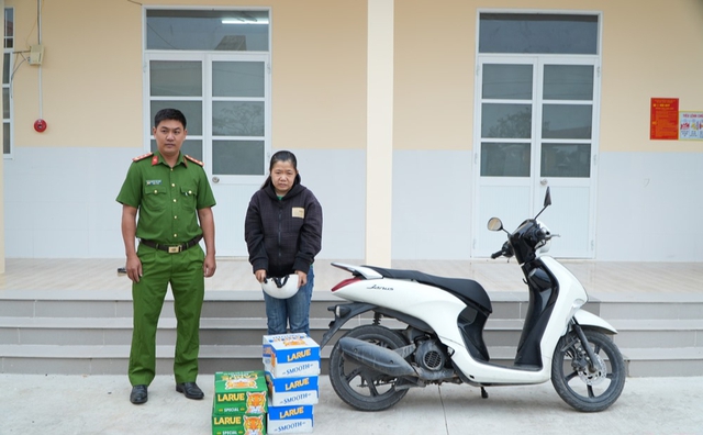 Bắt người phụ nữ chuyên mua bia không "trả tiền"- Ảnh 1. Bắt người phụ nữ chuyên mua bia không "trả tiền"- Ảnh 1.