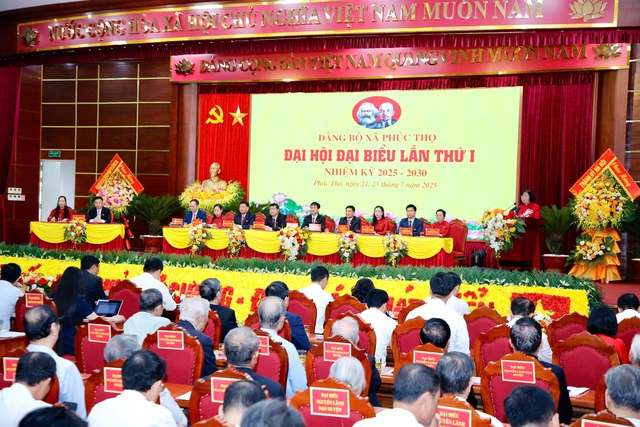 Bí thư Hà Nội yêu cầu xã Phúc Thọ tạo bước chuyển biến mạnh mẽ trong 5 năm tới- Ảnh 5. Bí thư Hà Nội yêu cầu xã Phúc Thọ tạo bước chuyển biến mạnh mẽ trong 5 năm tới- Ảnh 5.