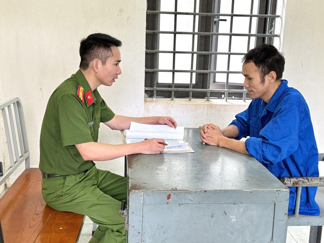 Khỏi tố một quản trị viên mạng xã hội lừa đảo "bao luật" xe vi phạm giao thông - Ảnh 1.