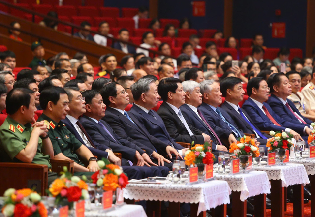 "Những người không ai nhớ mặt, đặt tên đã làm nên đất nước" - Ảnh 1.