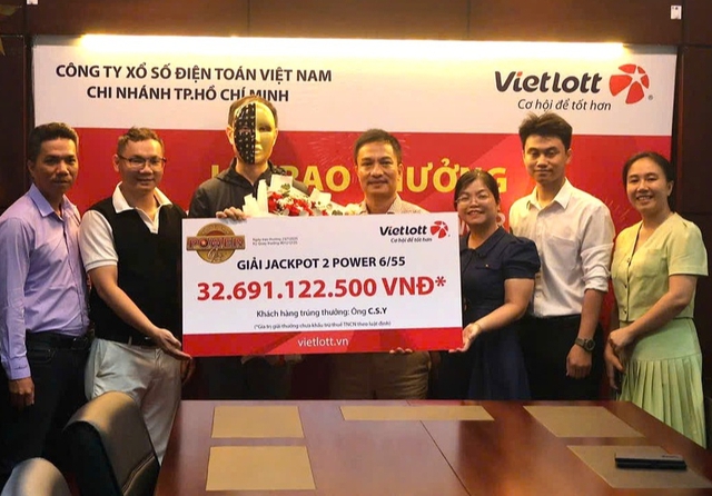 Bản tin 25/7: Một người nước ngoài sống tại Tp.HCM trúng Vietlott gần 33 tỷ đồng - Ảnh 1.
