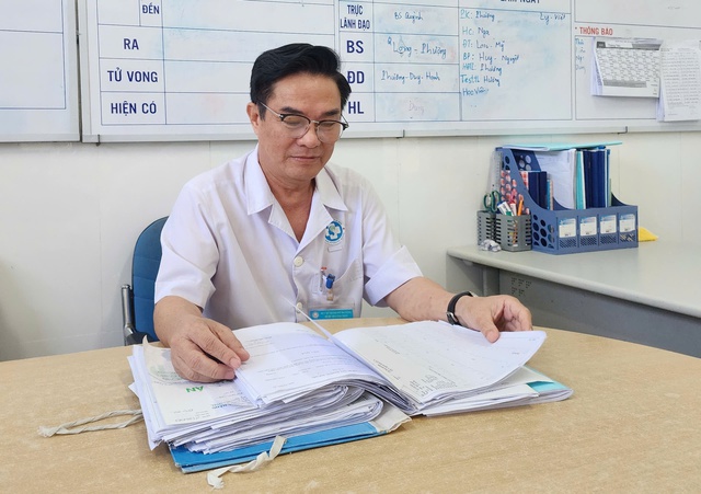 163 bình khí cười bị thu giữ ở Đà Nẵng, hé lộ hiểm họa với giới trẻ sau "cảm giác lâng lâng"- Ảnh 2.