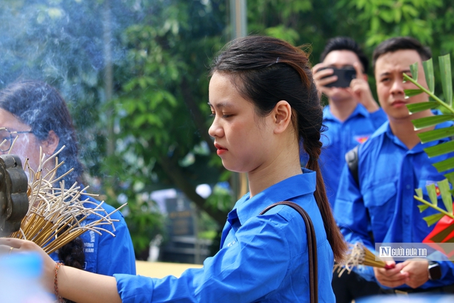 Đoàn Thanh niên Hội Luật gia Việt Nam tưởng niệm các anh hùng liệt sĩ dịp 27/7  - Ảnh 6.