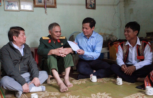 Đại hội Đảng lần thứ I - Khát vọng vươn lên của xã vùng đất Sâm Ngọc Linh- Ảnh 5. Đại hội Đảng lần thứ I - Khát vọng vươn lên của xã vùng đất Sâm Ngọc Linh- Ảnh 5.